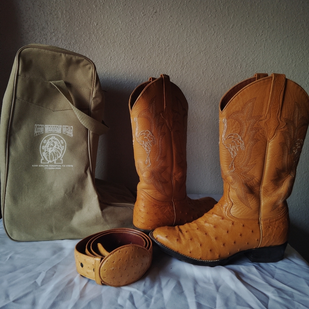 Elegant Tan Leather Heeled Boots